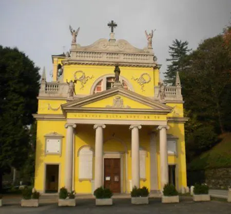 Battle Of Britain Hotel