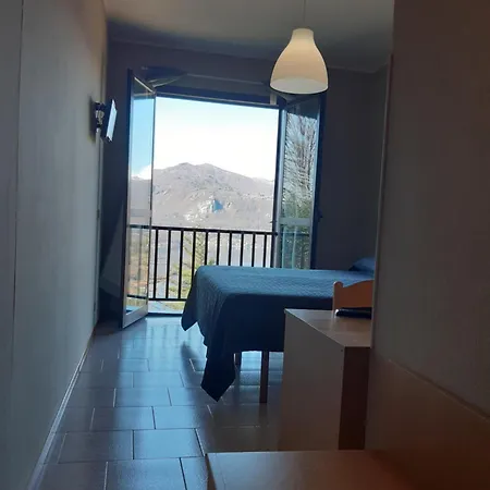 Battle Of Britain Hotel 2*